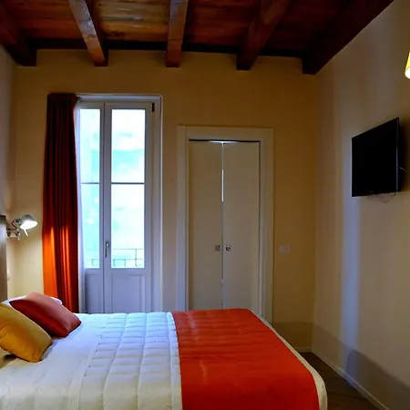 La Corte Fiorita Guest house 2*