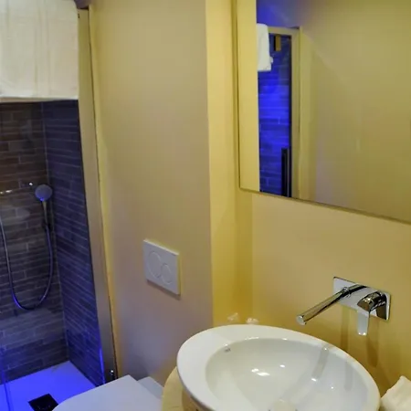 La Corte Fiorita Guest house 2*