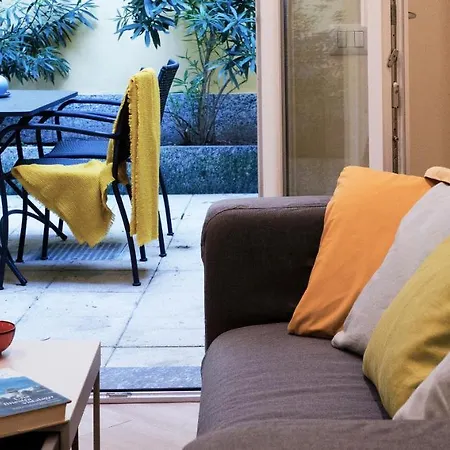 Guest house La Corte Fiorita 2*